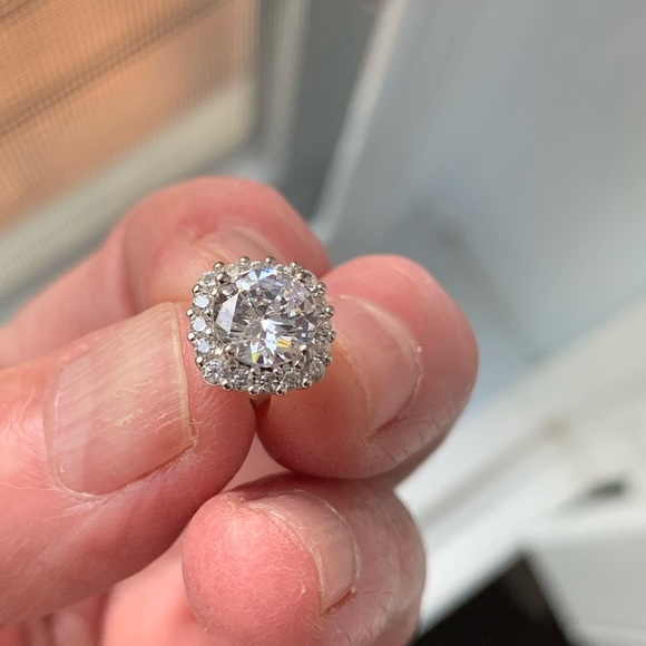 Square cubic zirconia earrings. - Picture 3 of 6